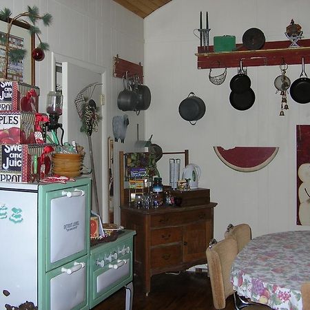 Angels' Keep Bed & Breakfast Cody Exterior photo